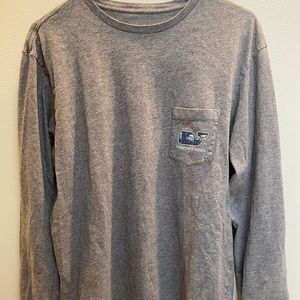 Vineyards Vines Holiday T-shirt